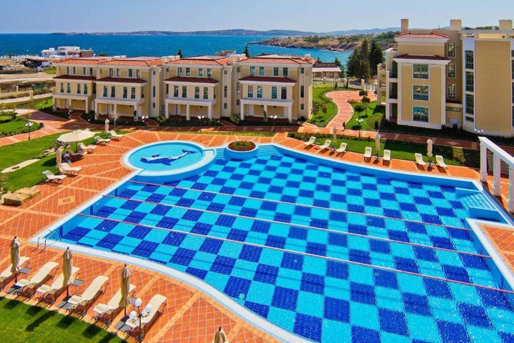 Flores Garden Pool & Sea View * Chernomorets